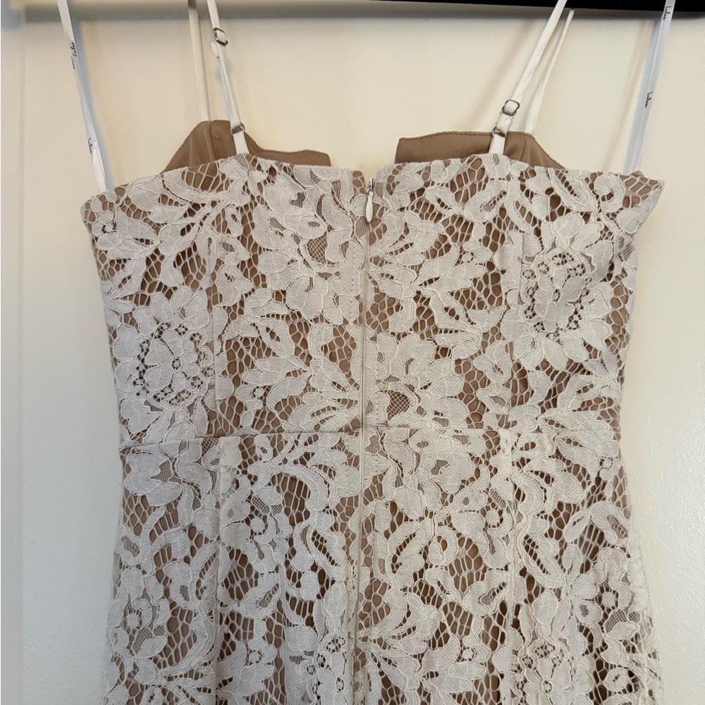 Lulus White Lace Dress. Size Small. - Picture 5 of 5